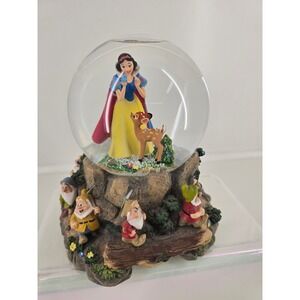 Disney Hallmark Snow White & 7 Dwarfs Musical Snow Globe "Heigh-Ho"